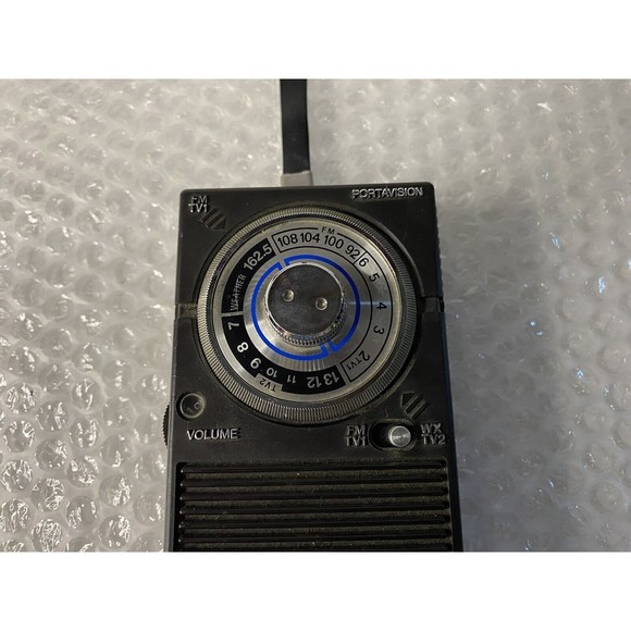 Vintage Realistic Portavision FM/TV Radio Shack Model 12-612 Black Tested/works! - Picture 2 of 16